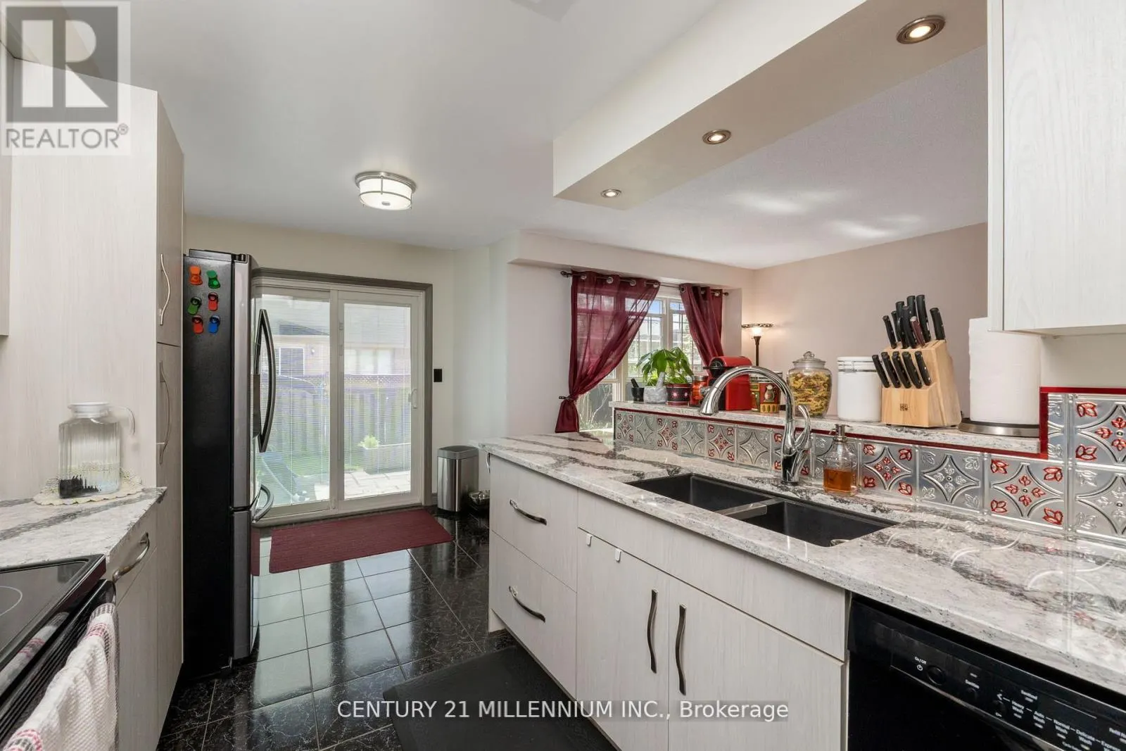 14 FORESTGROVE CIRCLE