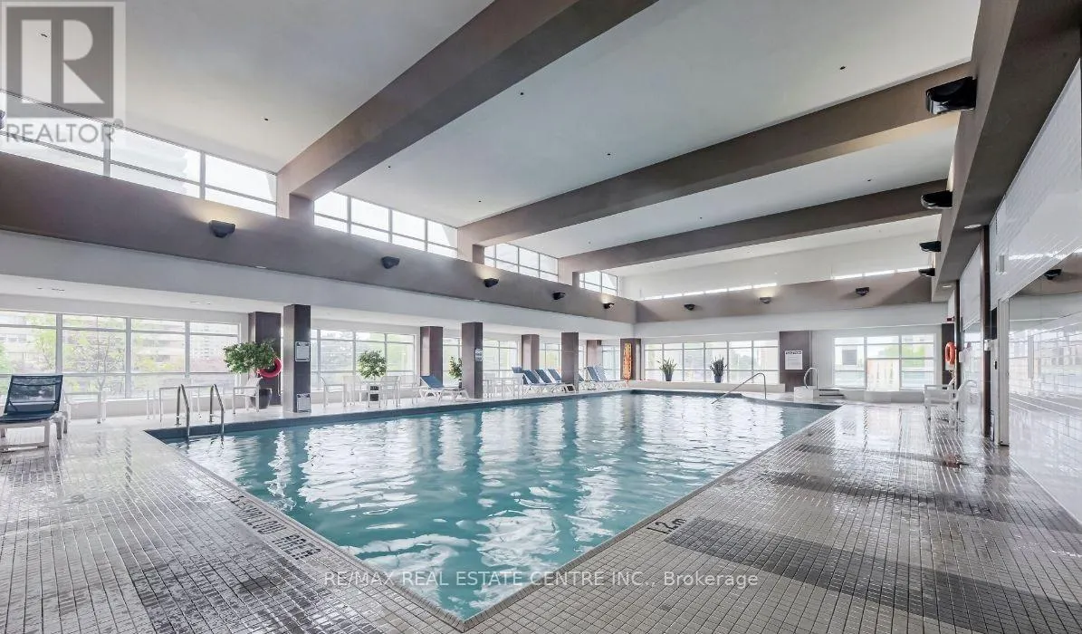 1603 - 33 ELM DRIVE W