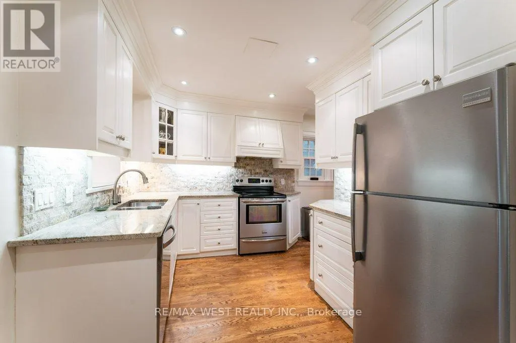 6 KINGSGROVE BOULEVARD