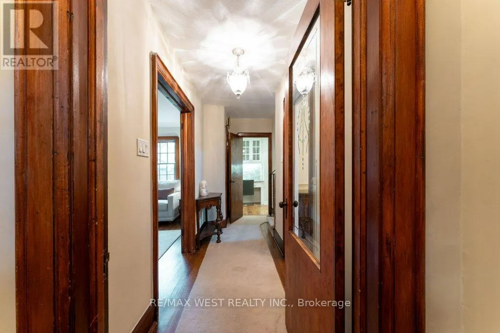 6 KINGSGROVE BOULEVARD