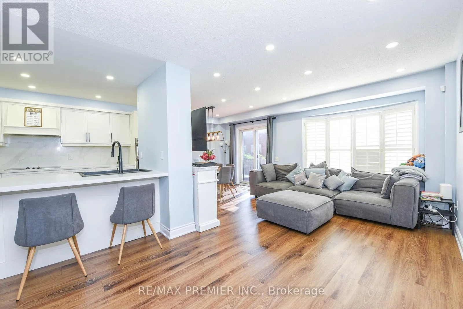 15D VIEW GREEN CRESCENT