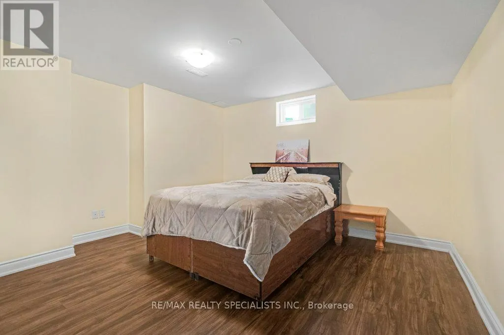 7 NEWINGTON CRESCENT