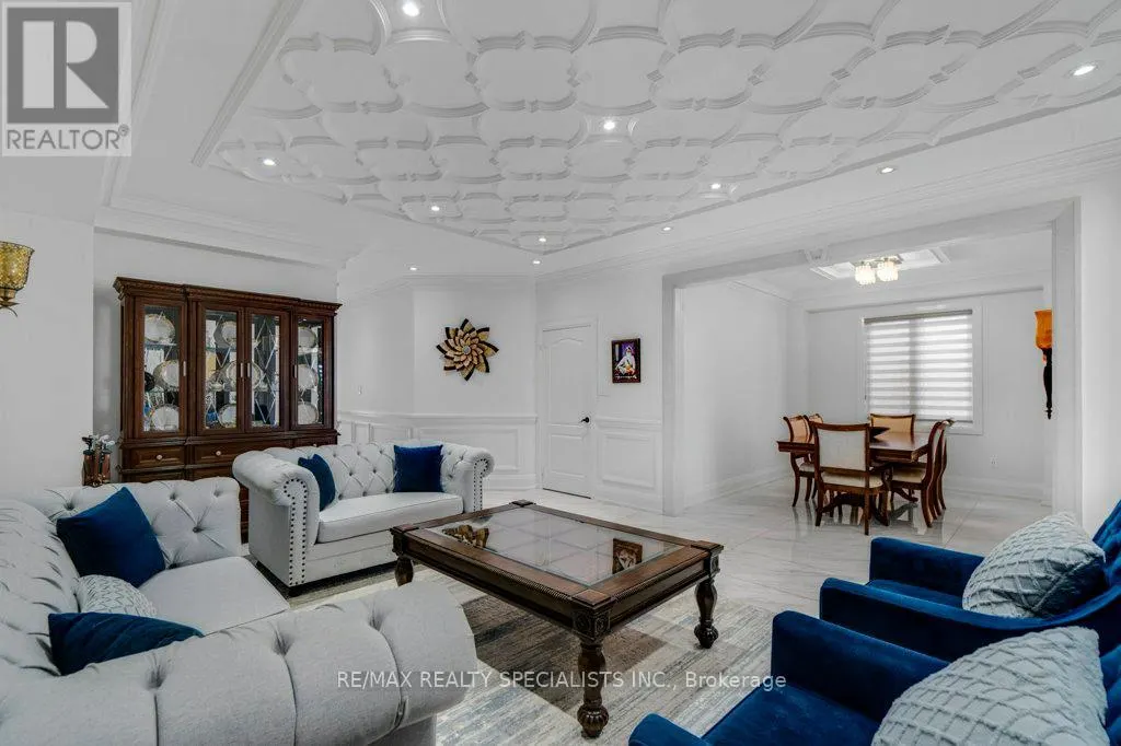 7 NEWINGTON CRESCENT