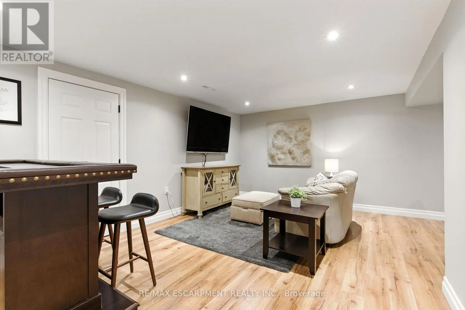 535 VANGUARD CRESCENT