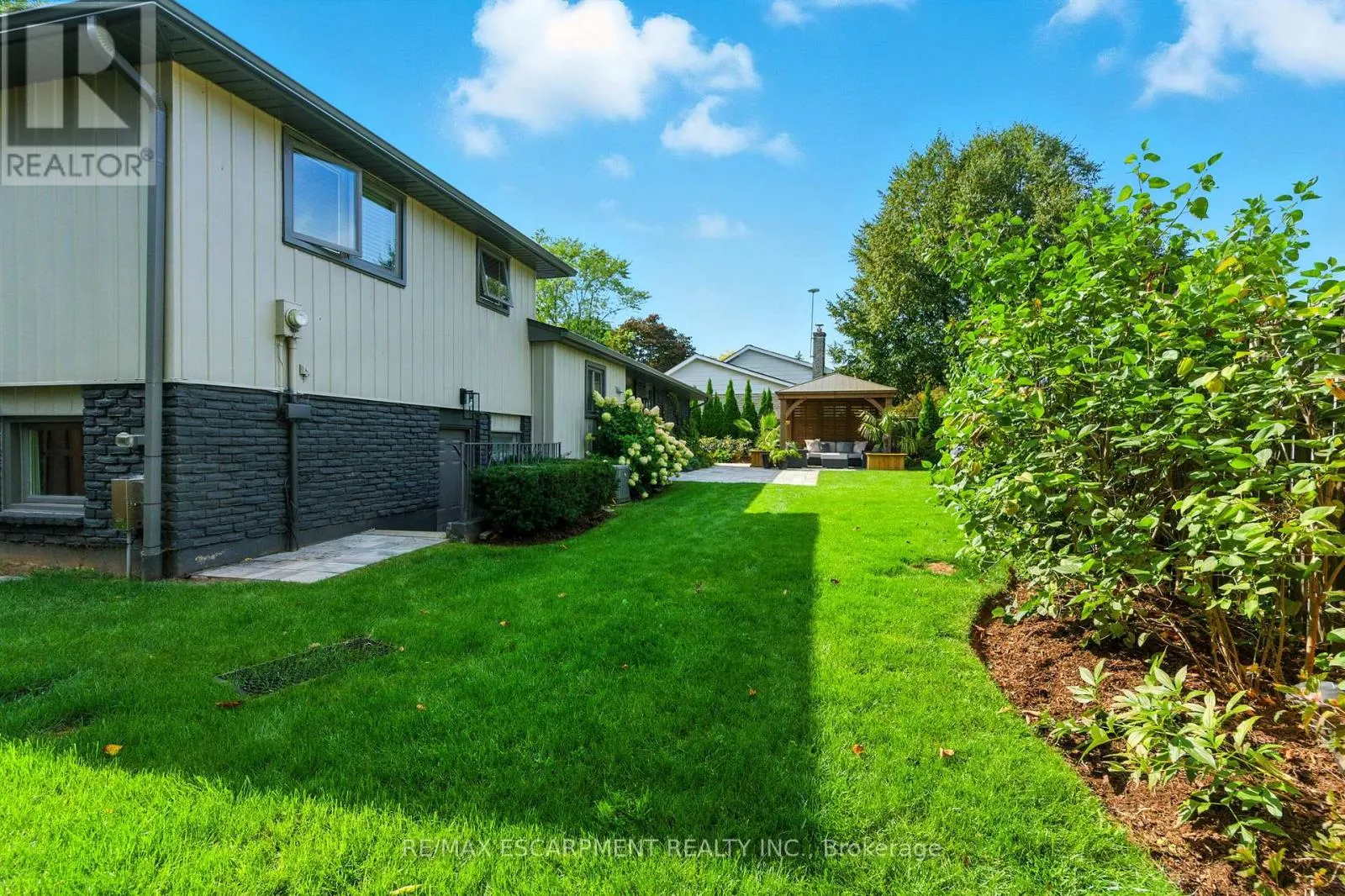 535 VANGUARD CRESCENT