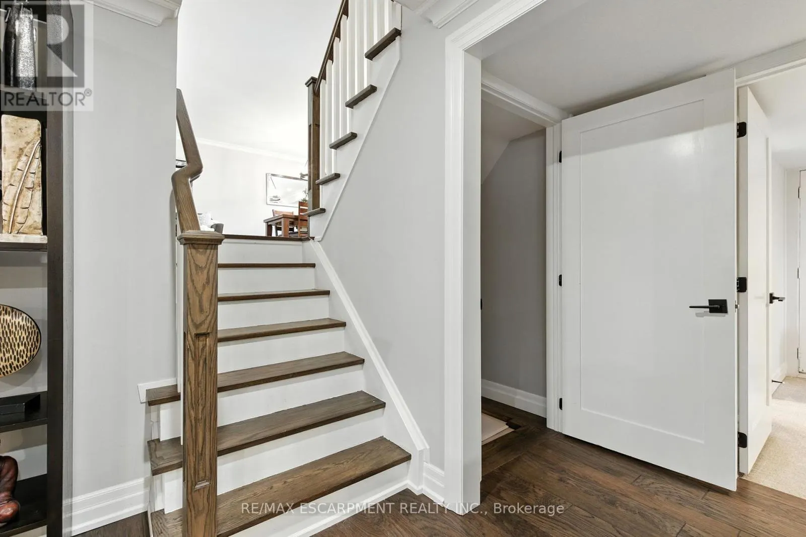 535 VANGUARD CRESCENT