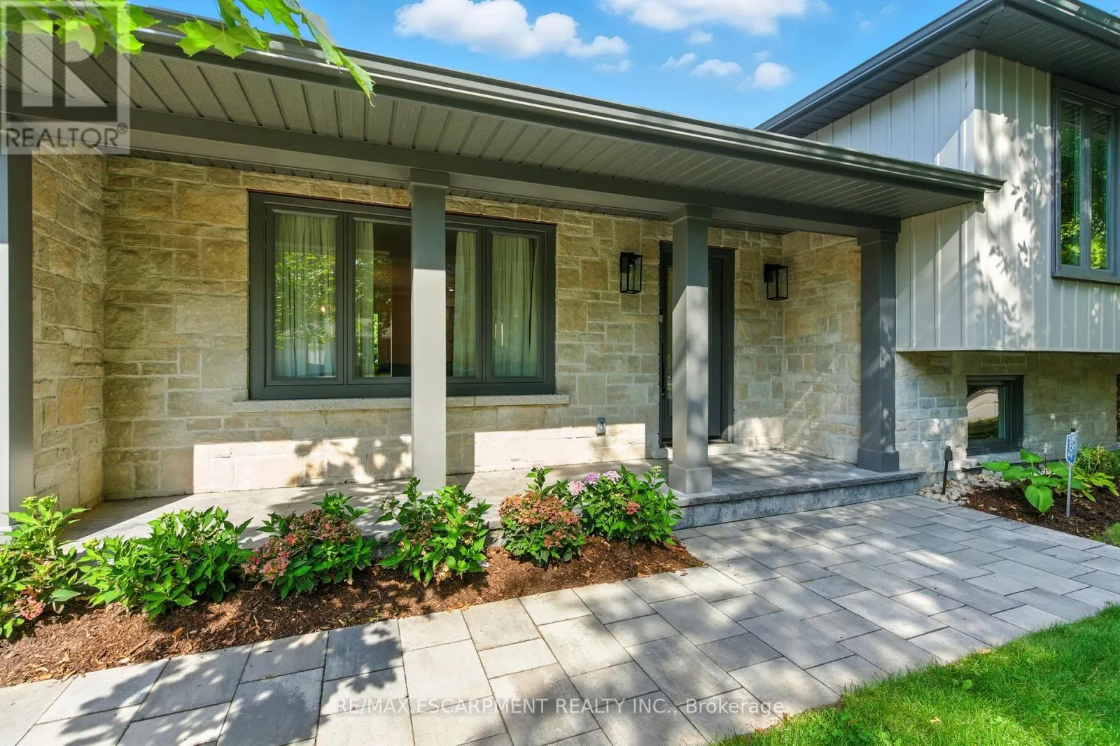 535 VANGUARD CRESCENT