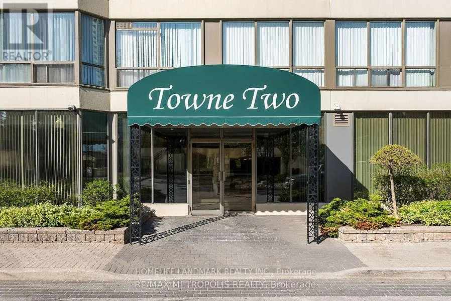 1002 - 55 ELM DRIVE W