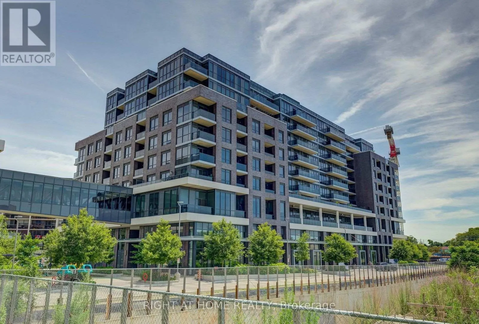 415 - 10 GIBBS ROAD