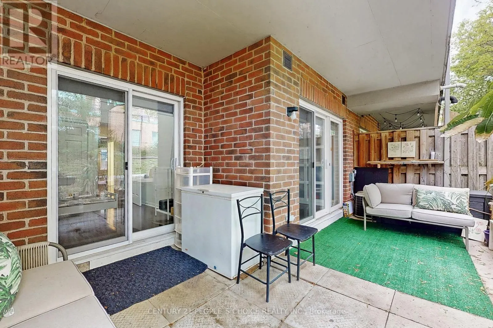 1028 - 3045 FINCH AVENUE W