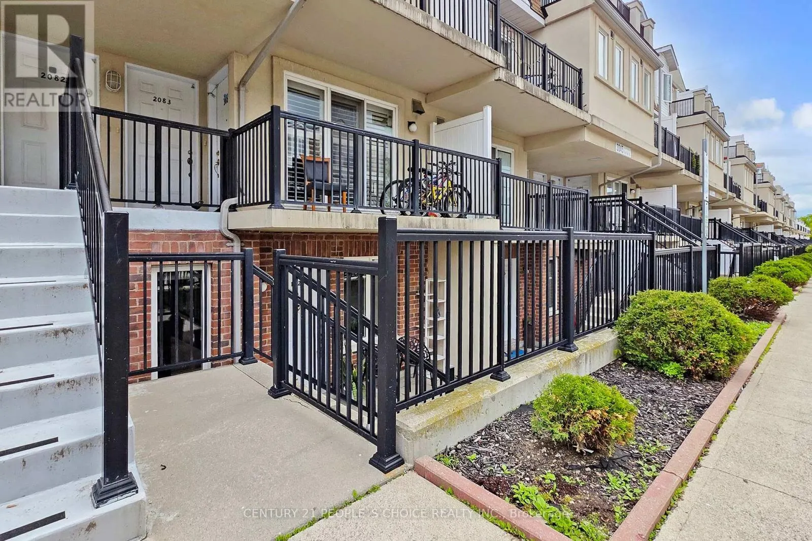1028 - 3045 FINCH AVENUE W