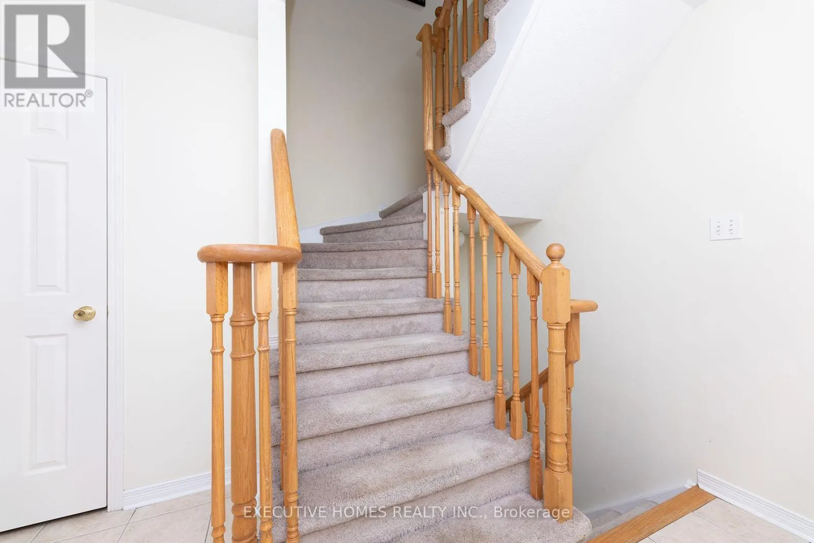 416 HOBBS CRESCENT