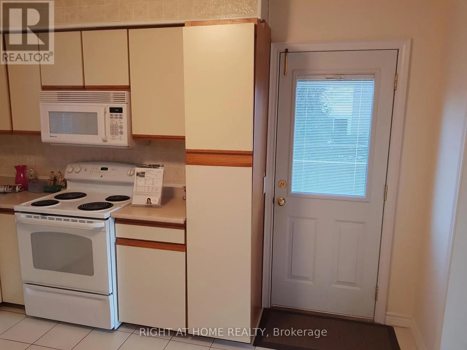 UPSTAIRS ONLY - 44 ALDERBURY CRESCENT