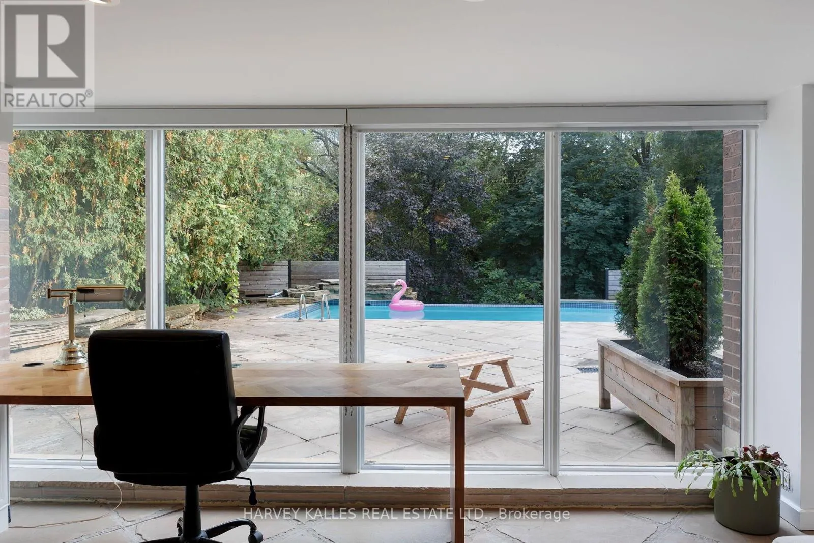 30 NEILOR CRESCENT