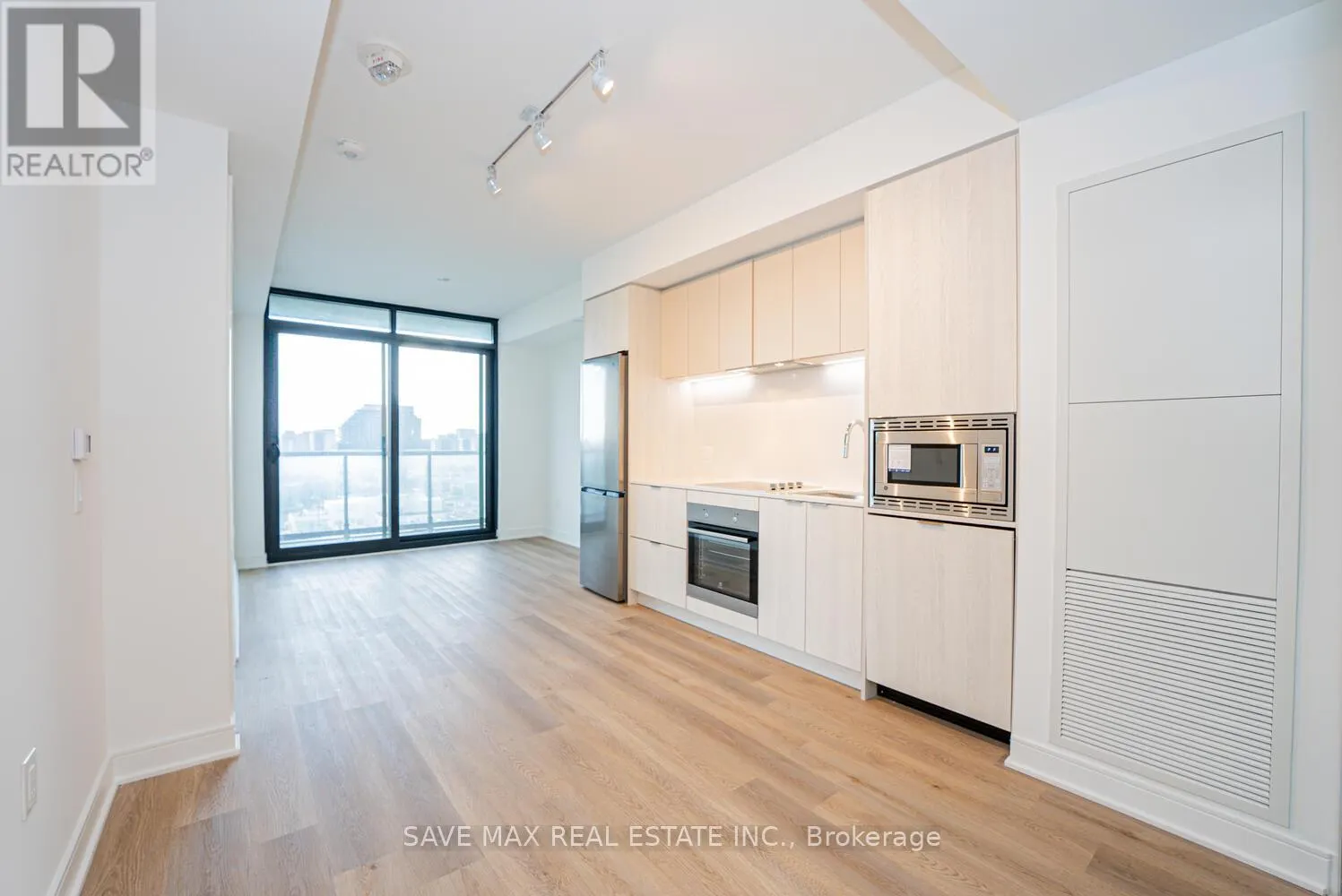 916 - 86 DUNDAS STREET E