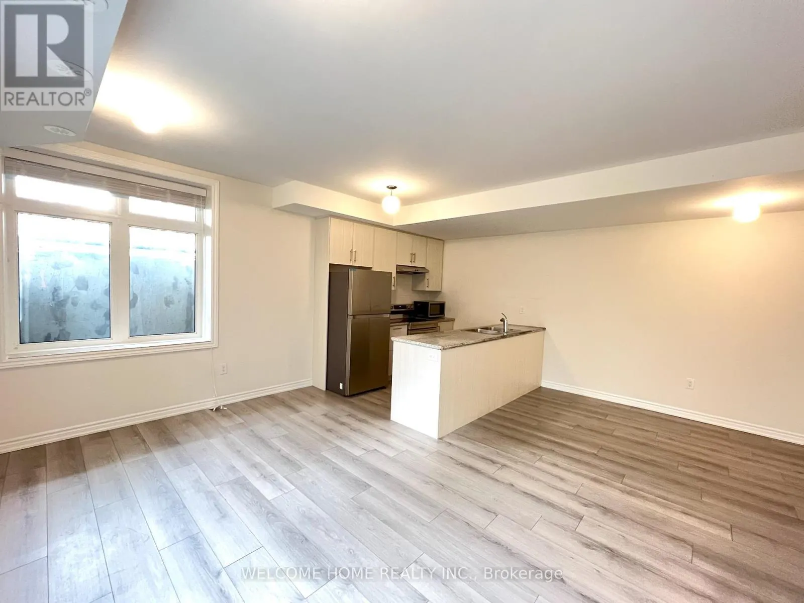 501 - 40 HALLIFORD PLACE