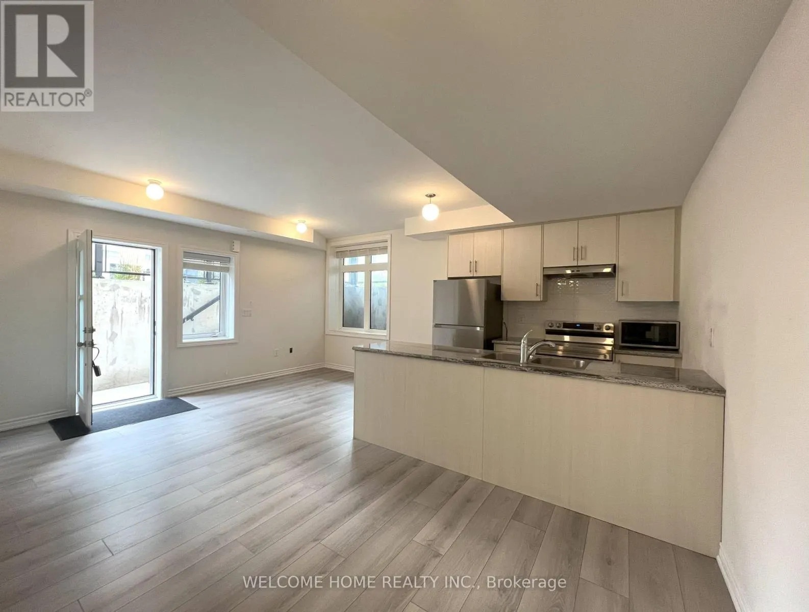 501 - 40 HALLIFORD PLACE
