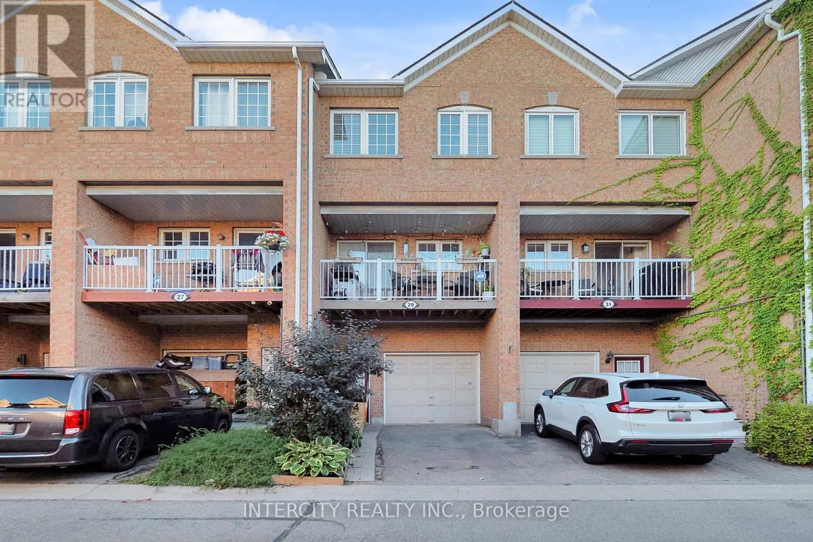29 BIRDSTONE CRESCENT