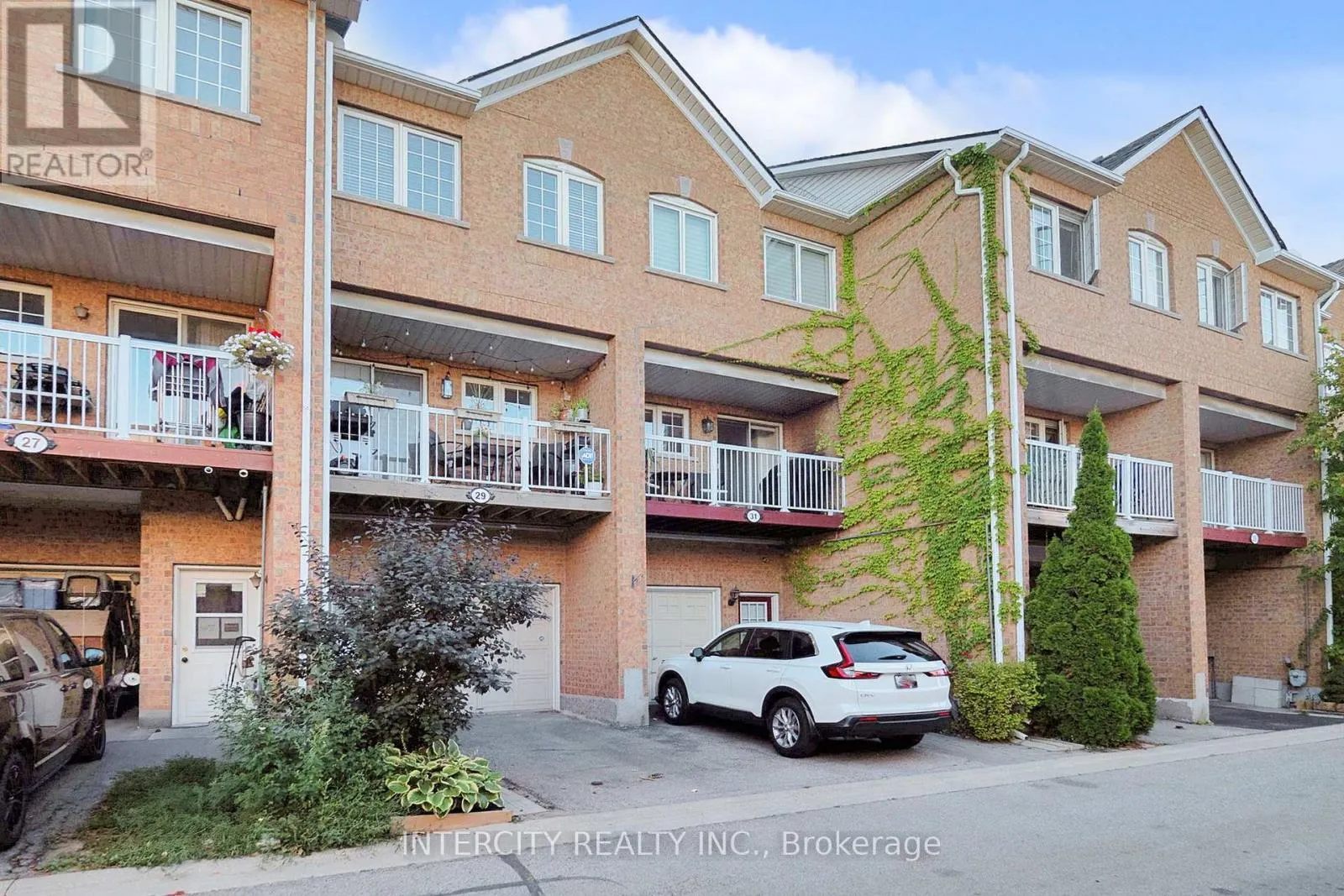 29 BIRDSTONE CRESCENT
