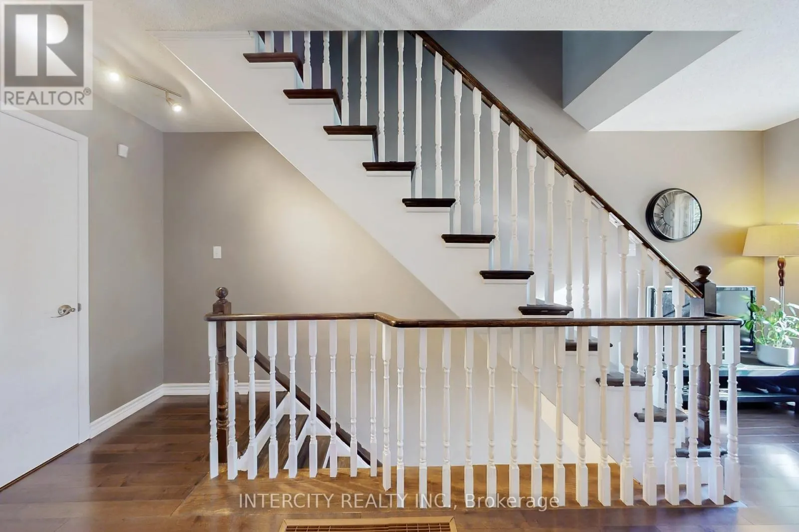 29 BIRDSTONE CRESCENT