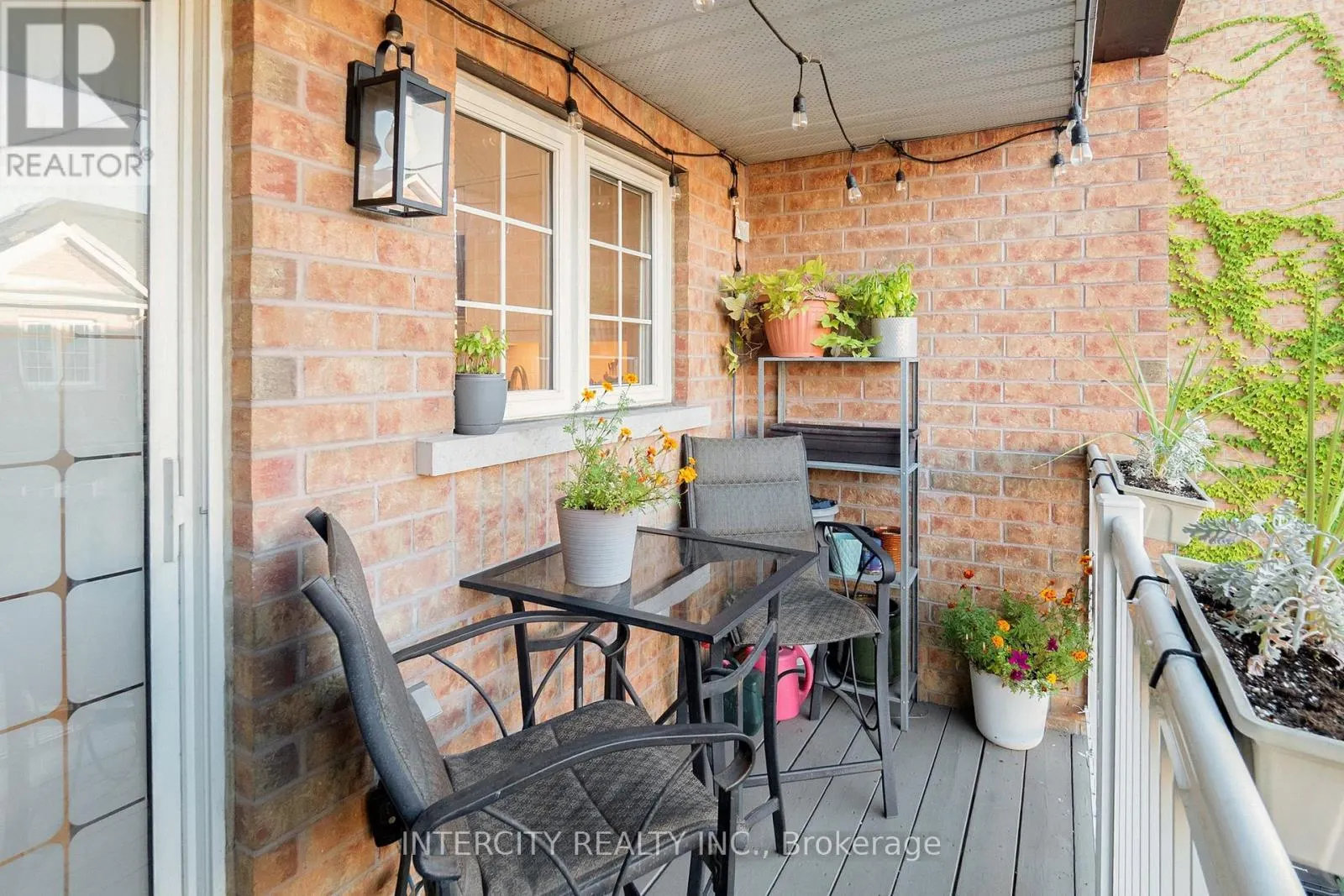 29 BIRDSTONE CRESCENT