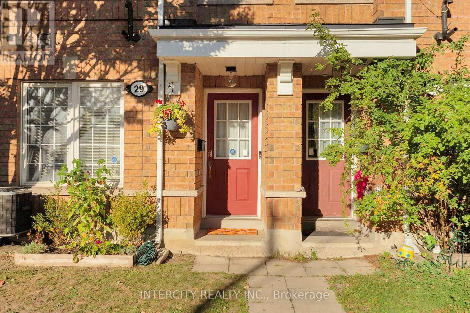 29 BIRDSTONE CRESCENT