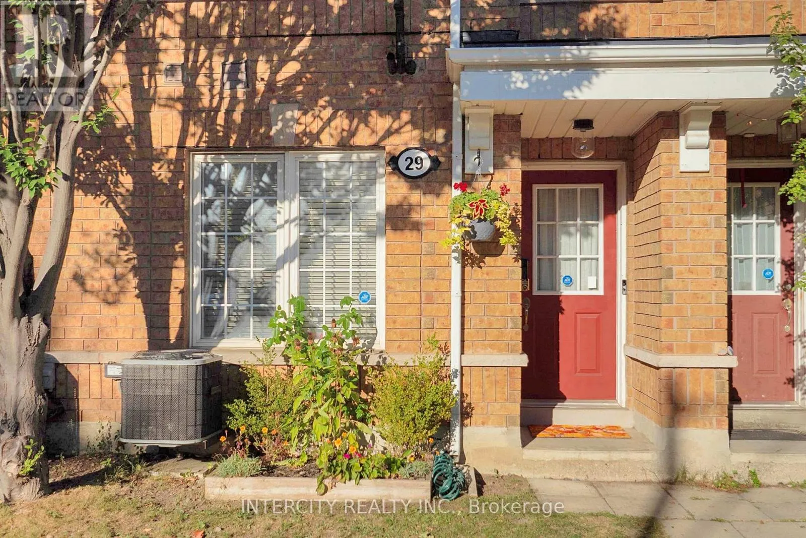 29 BIRDSTONE CRESCENT