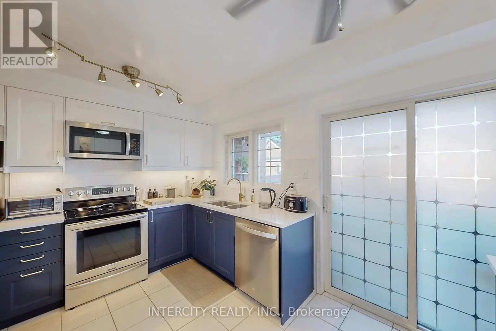 29 BIRDSTONE CRESCENT