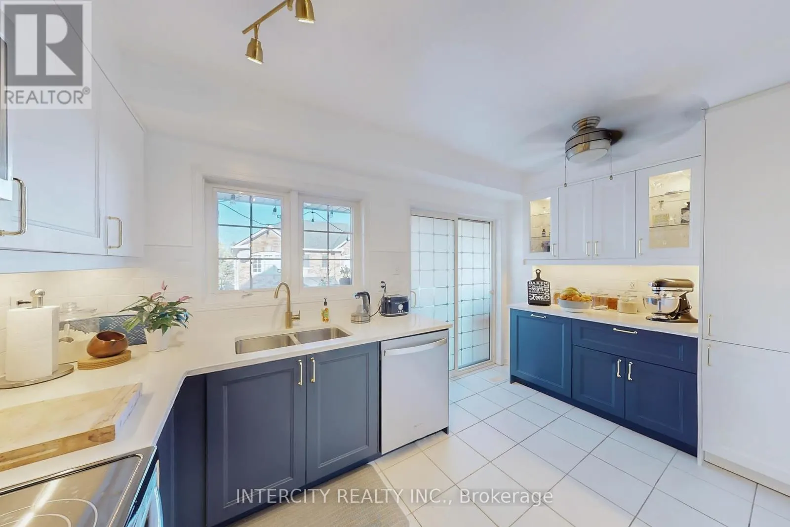29 BIRDSTONE CRESCENT