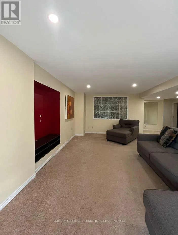 LOWER - 4494 IDLEWILDE CRESCENT