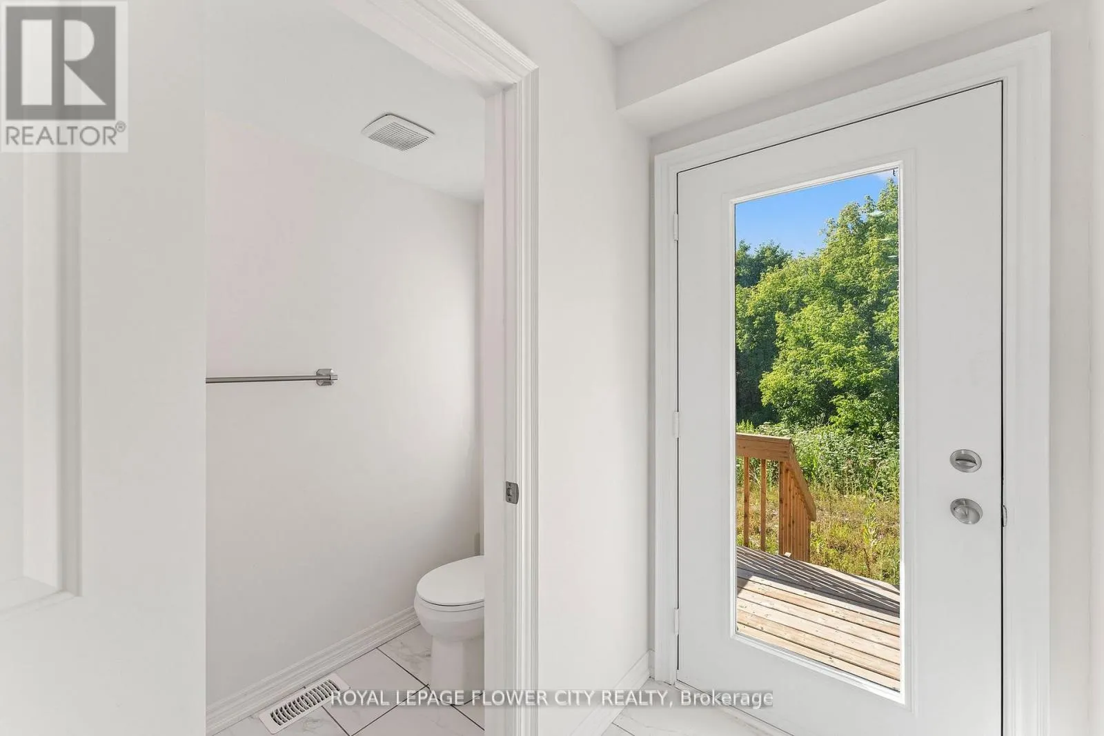 38 QUEENPOST DRIVE