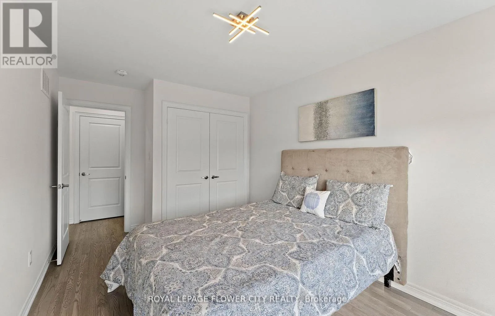 38 QUEENPOST DRIVE