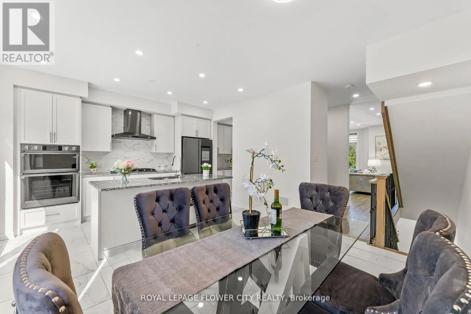 38 QUEENPOST DRIVE