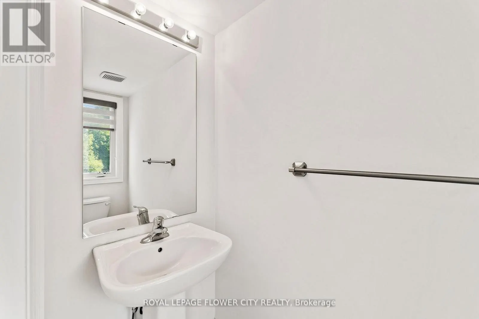 38 QUEENPOST DRIVE
