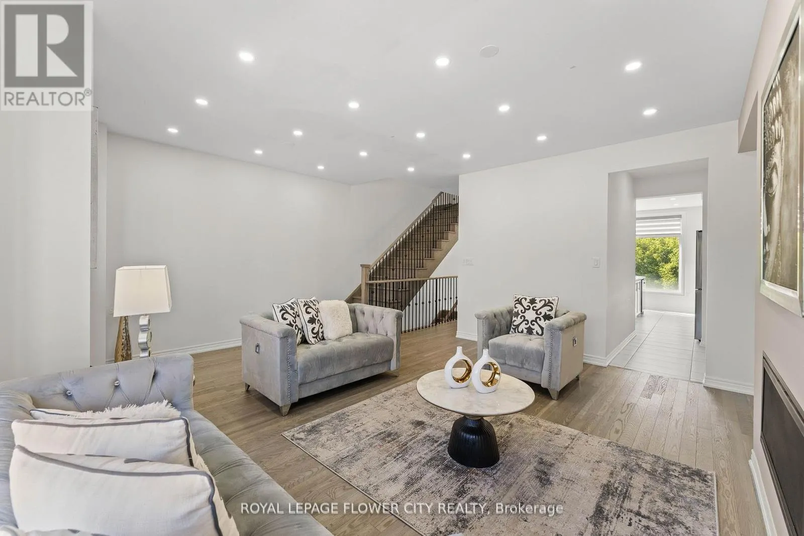 38 QUEENPOST DRIVE