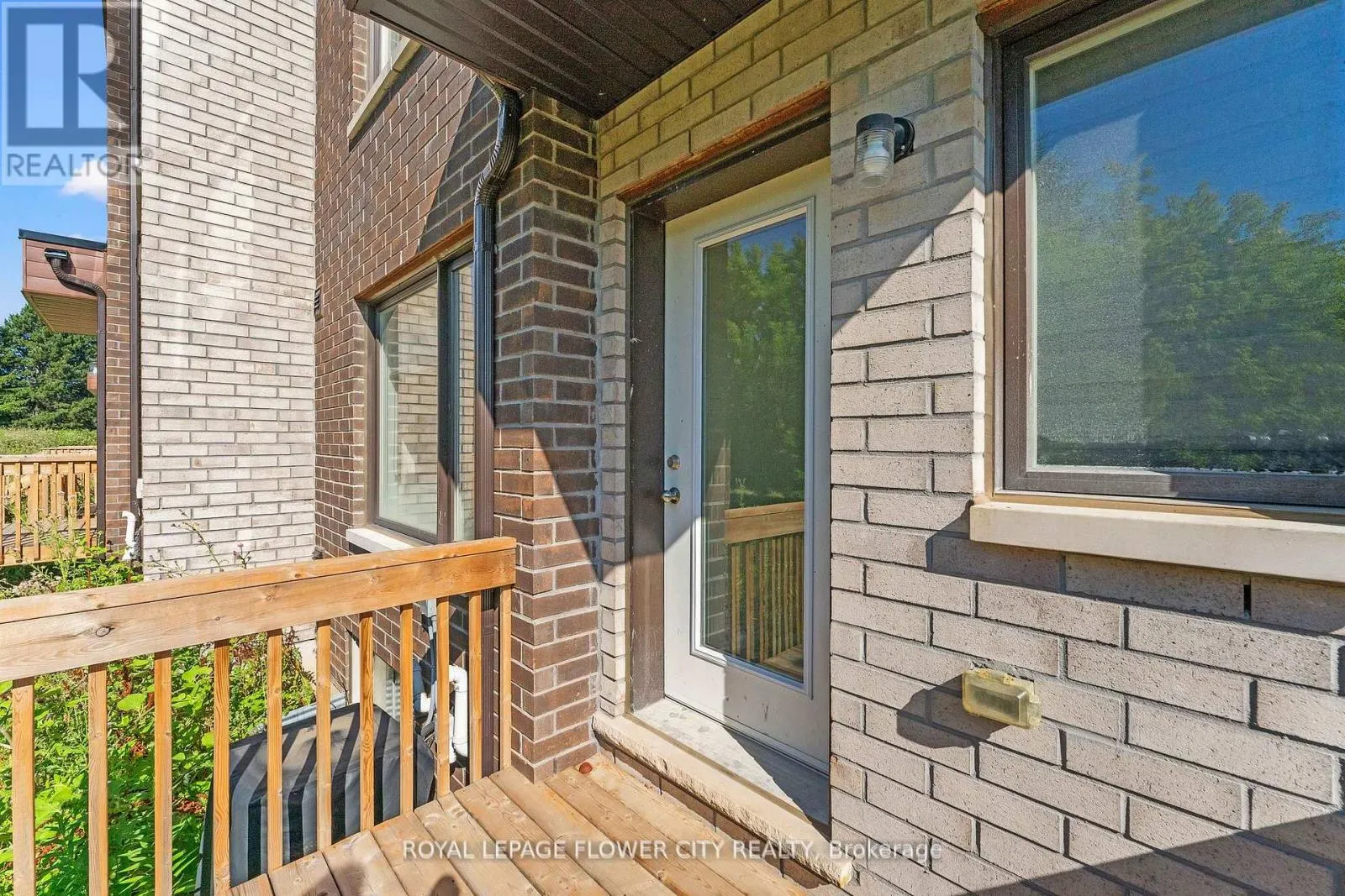 38 QUEENPOST DRIVE