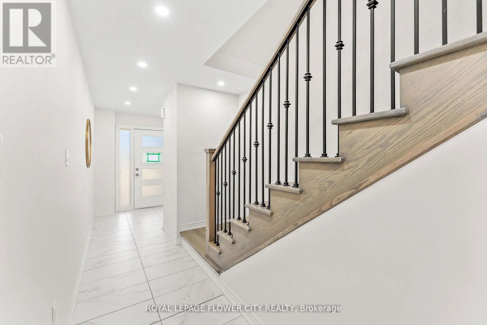 38 QUEENPOST DRIVE