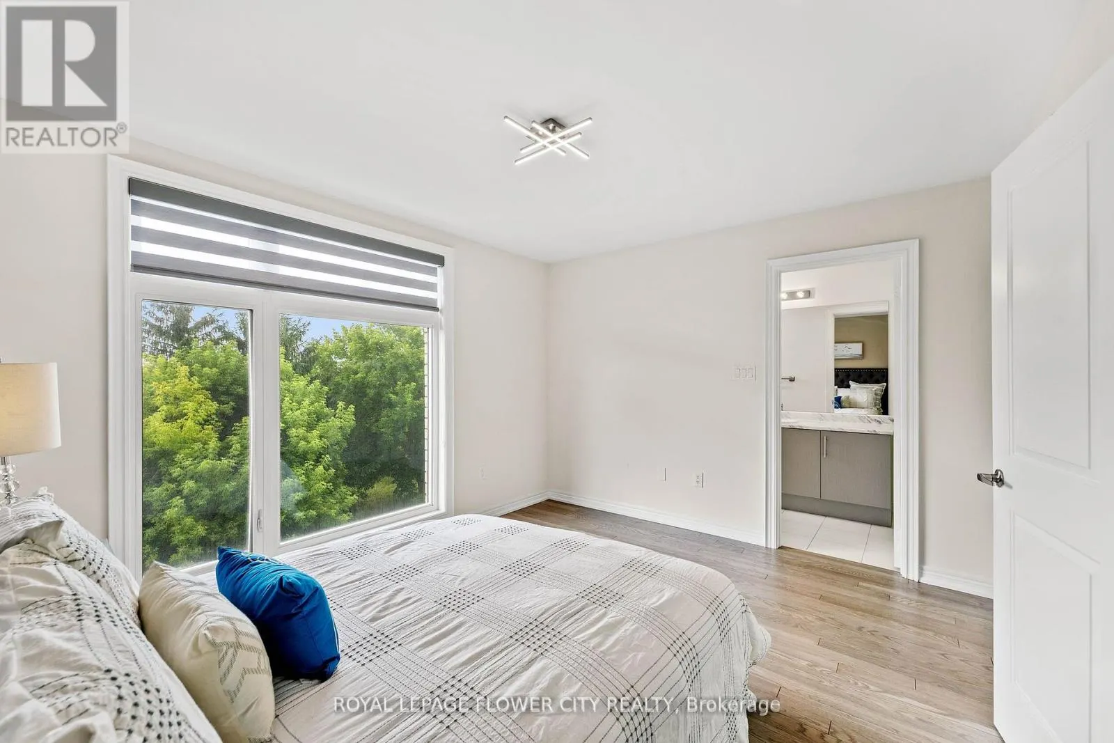 38 QUEENPOST DRIVE