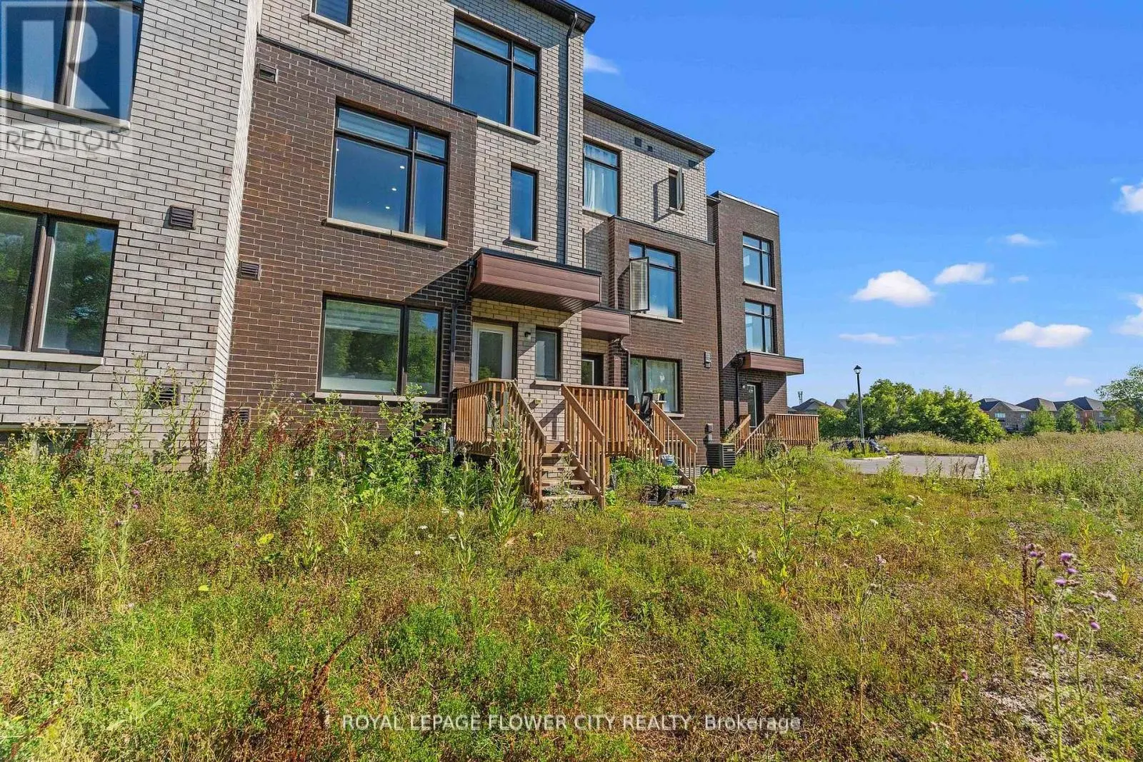38 QUEENPOST DRIVE