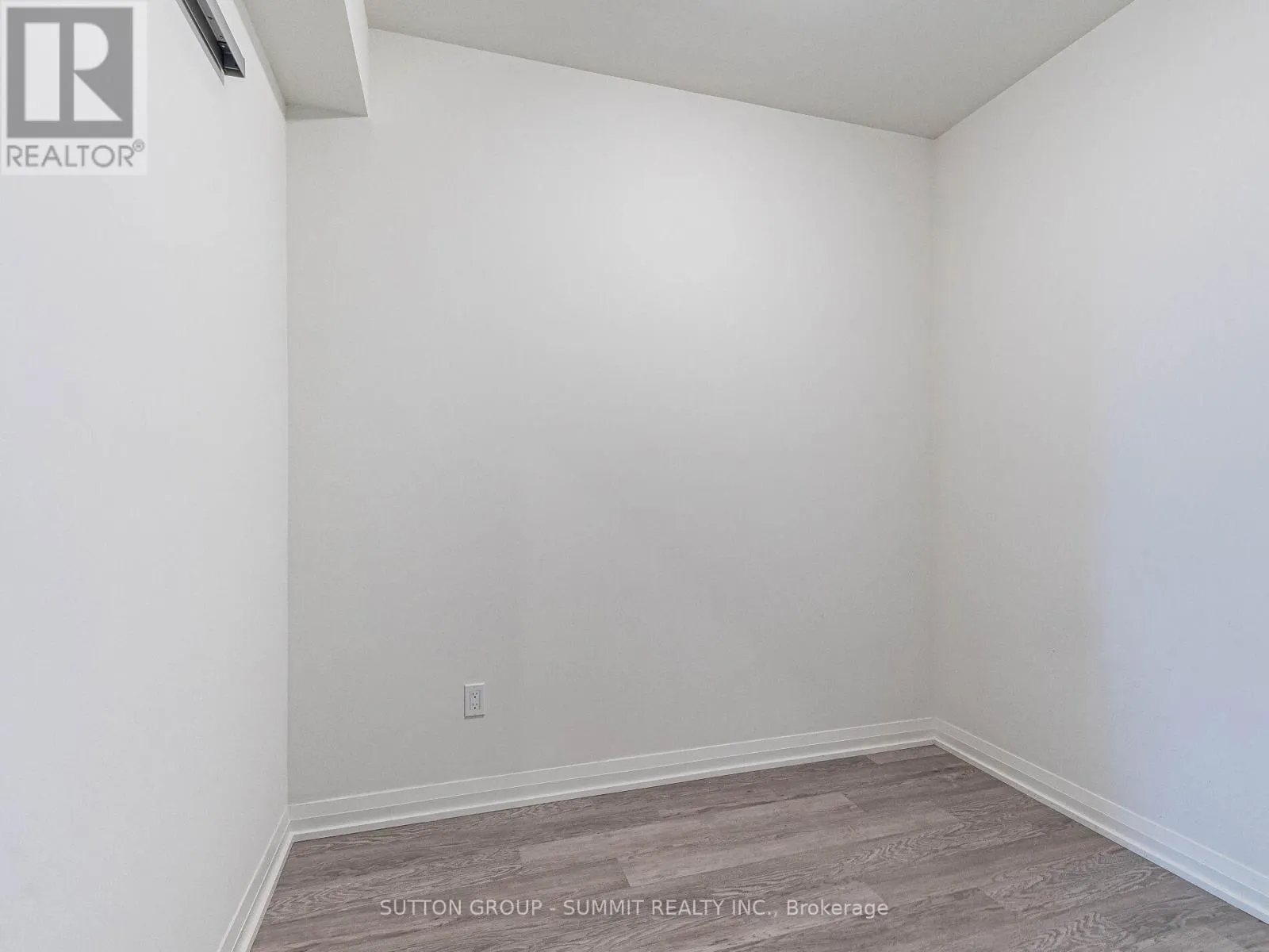 209 - 1415 DUNDAS STREET E
