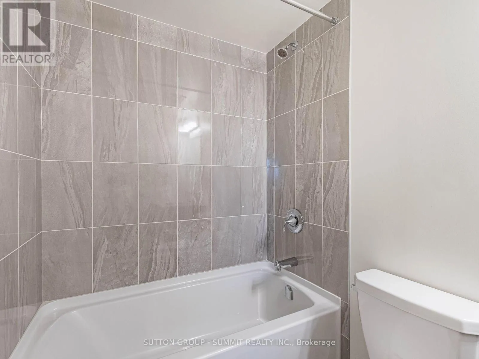 209 - 1415 DUNDAS STREET E
