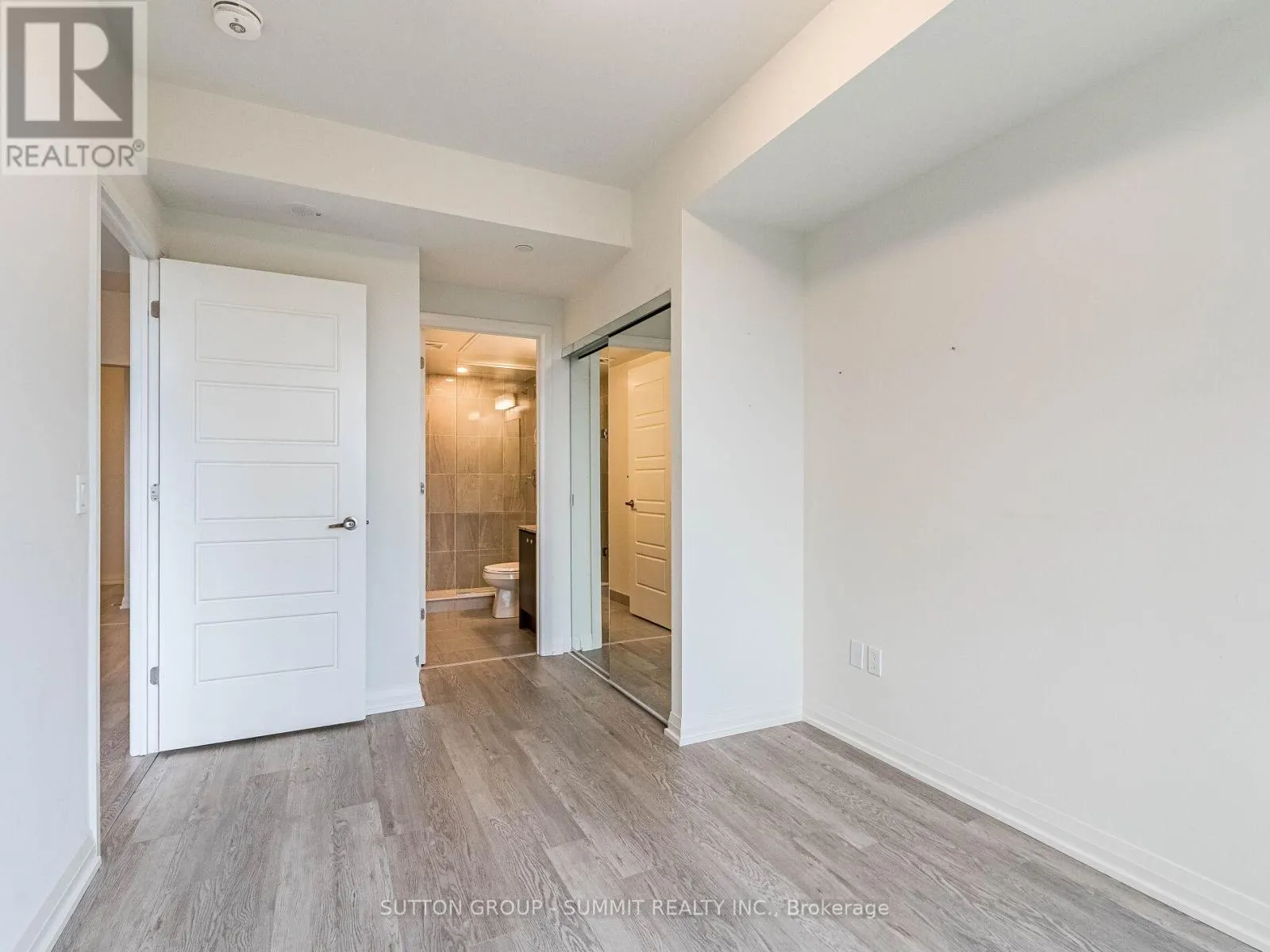 209 - 1415 DUNDAS STREET E