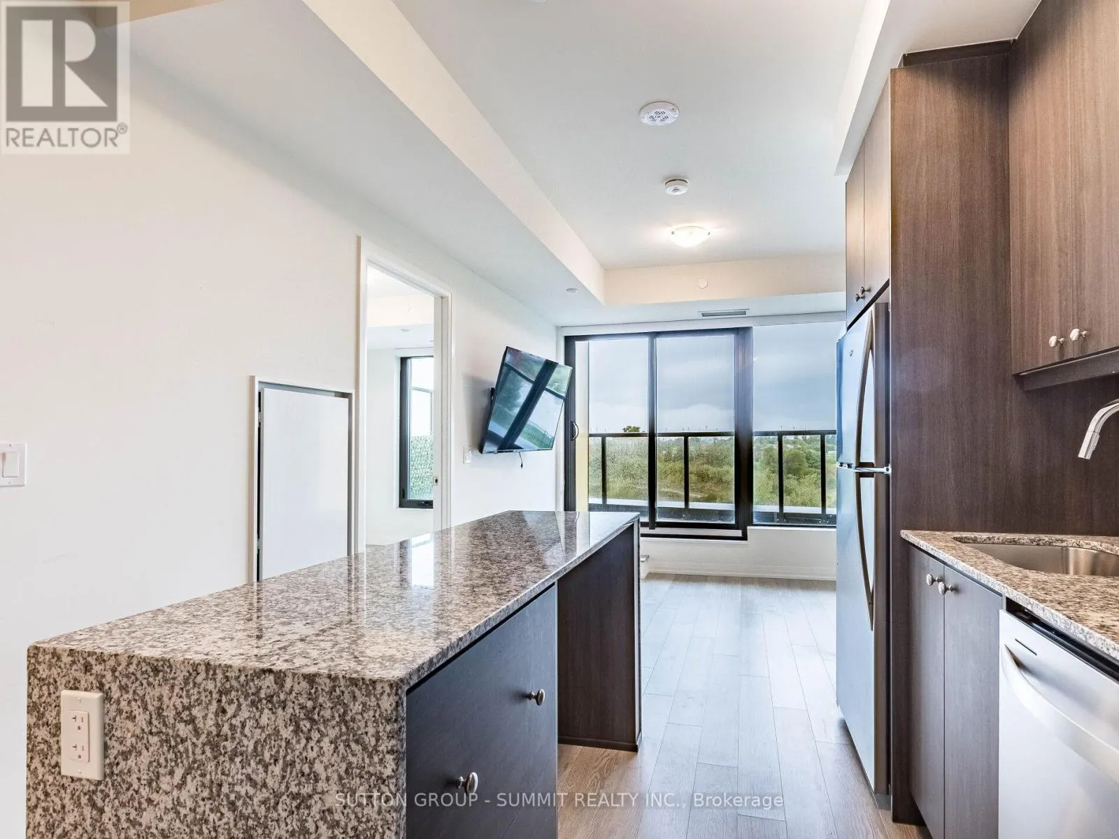 209 - 1415 DUNDAS STREET E