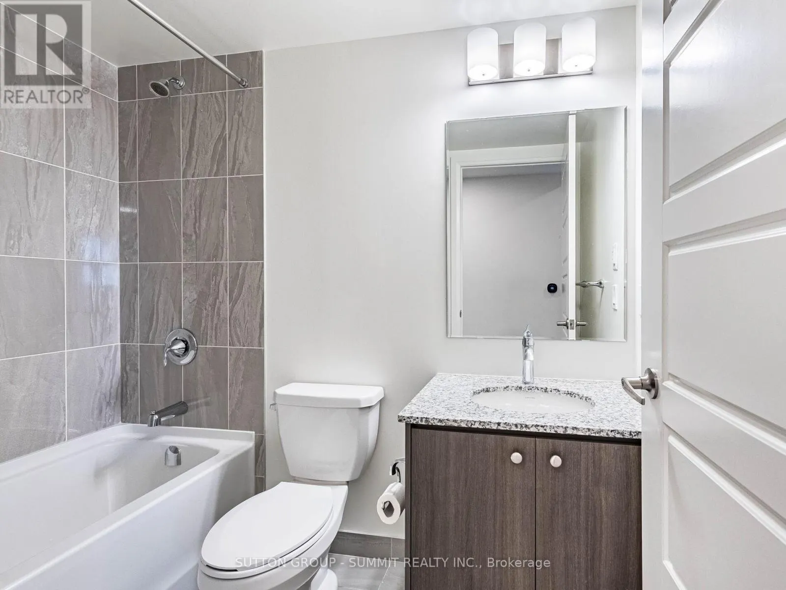 209 - 1415 DUNDAS STREET E