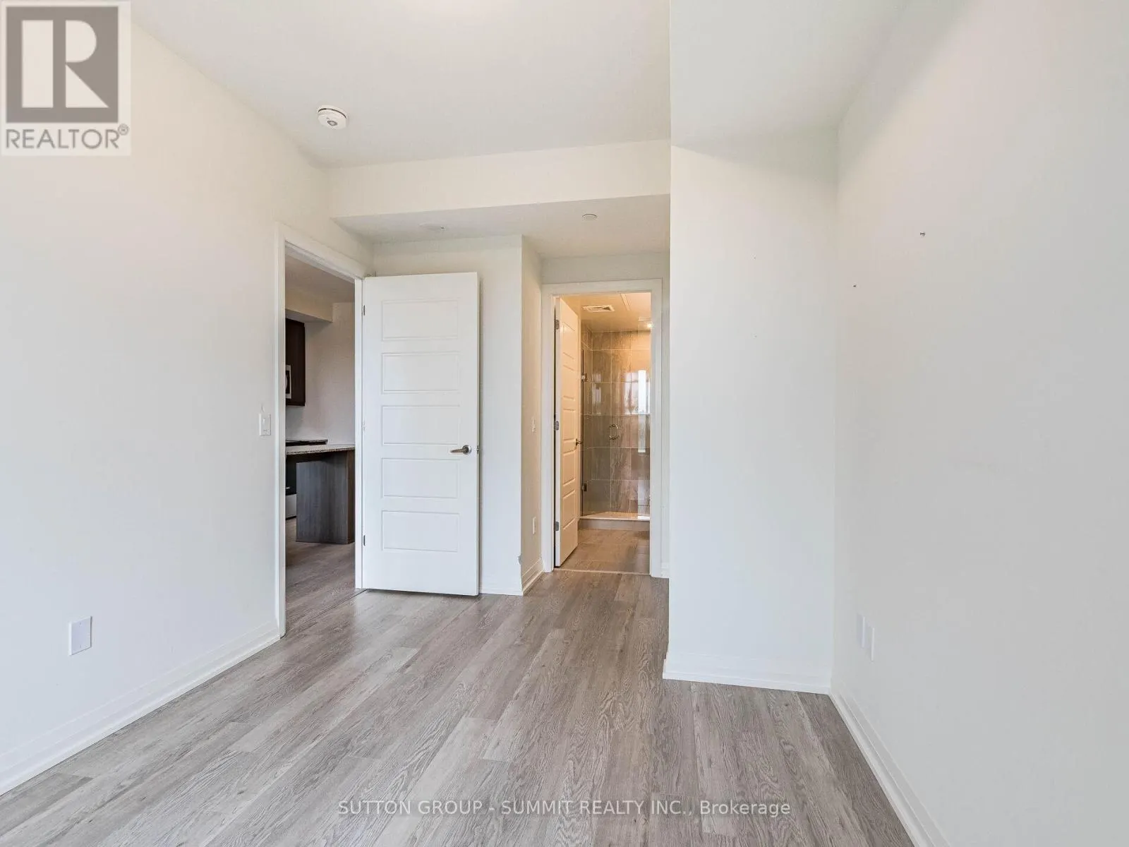 209 - 1415 DUNDAS STREET E