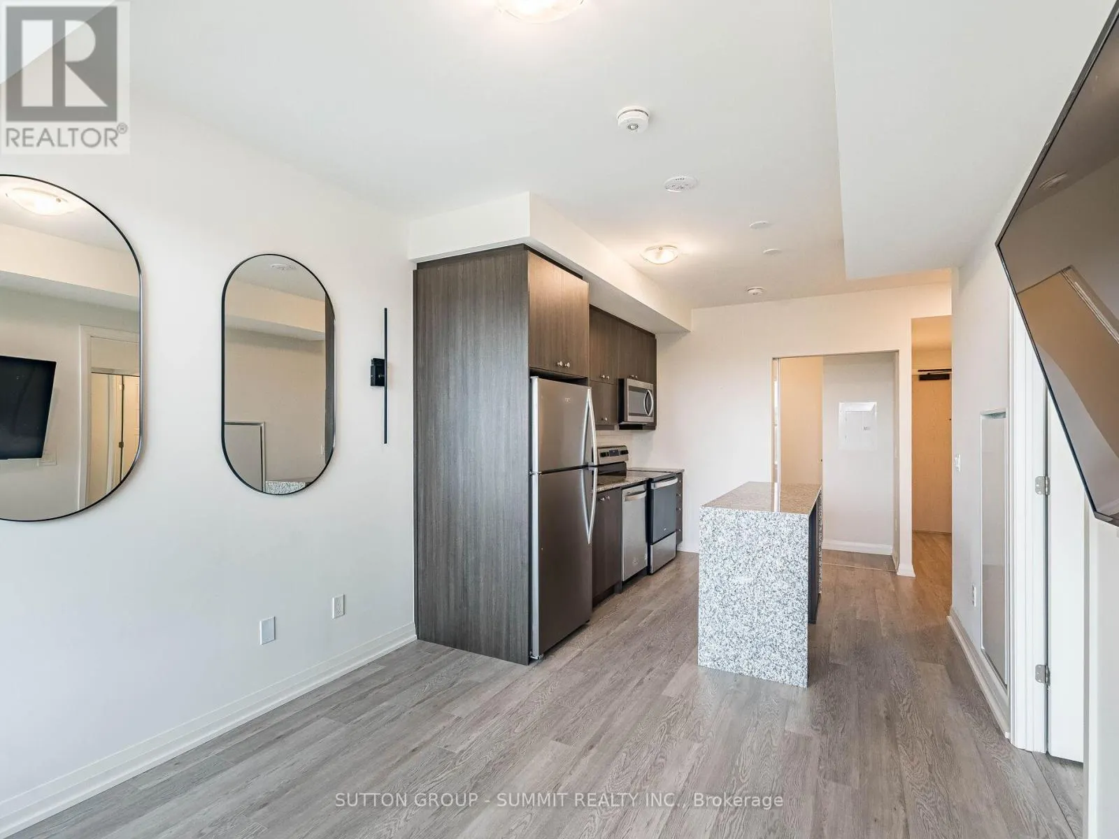 209 - 1415 DUNDAS STREET E