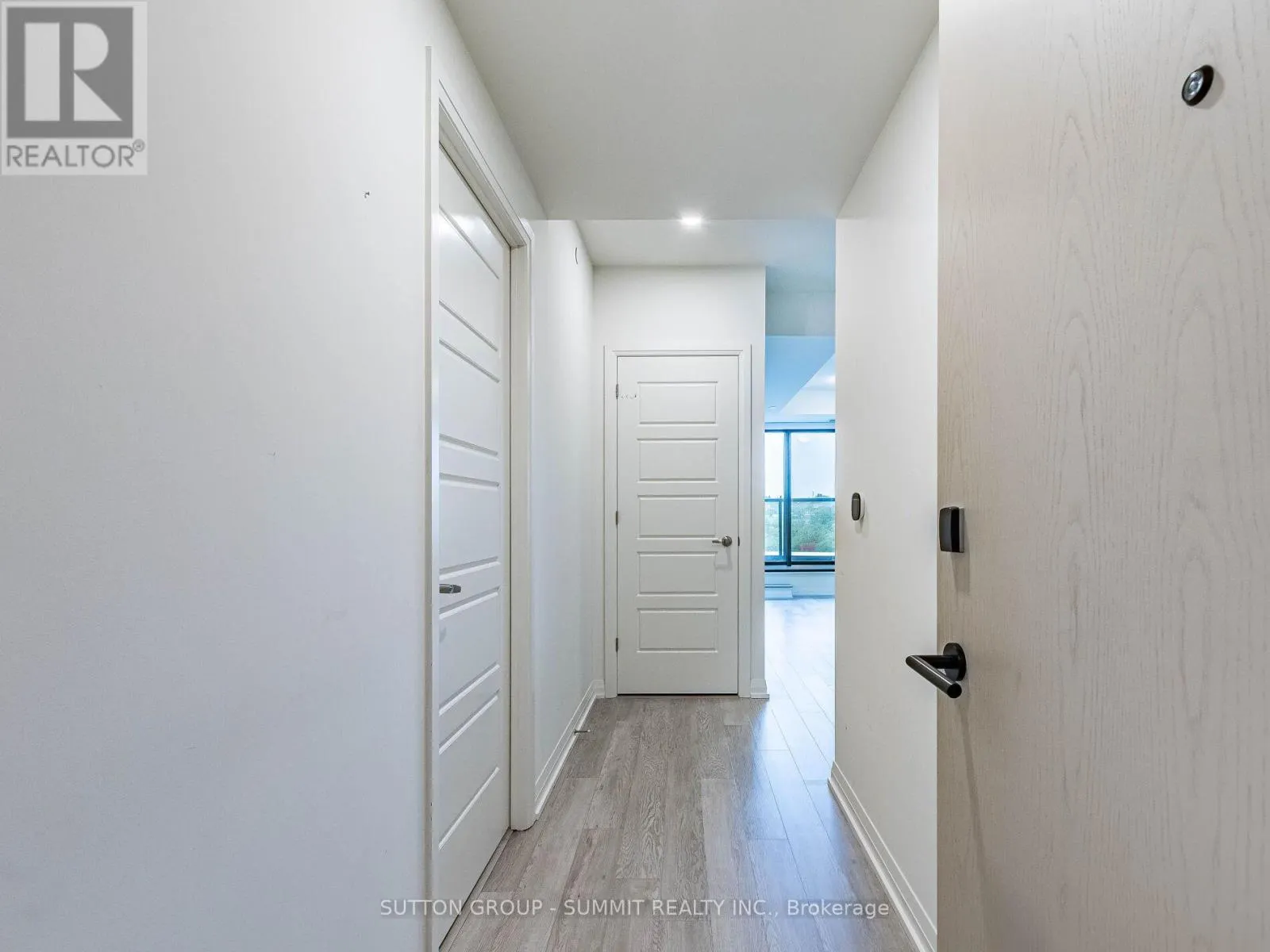 209 - 1415 DUNDAS STREET E