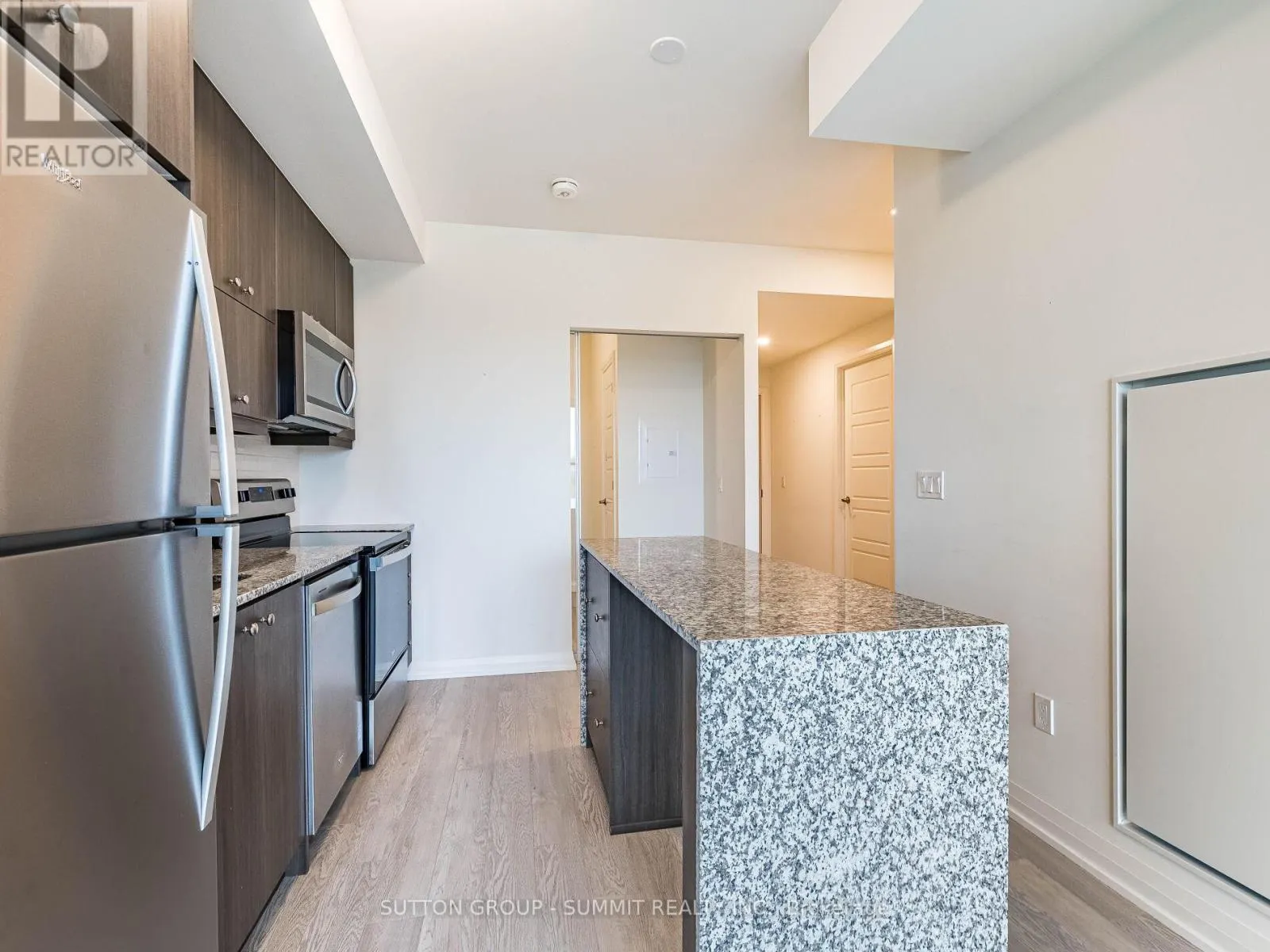 209 - 1415 DUNDAS STREET E