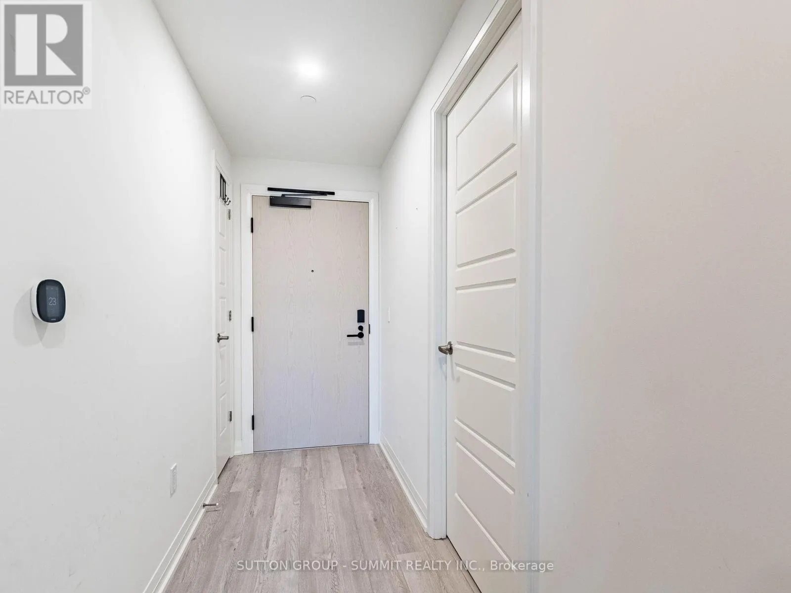 209 - 1415 DUNDAS STREET E