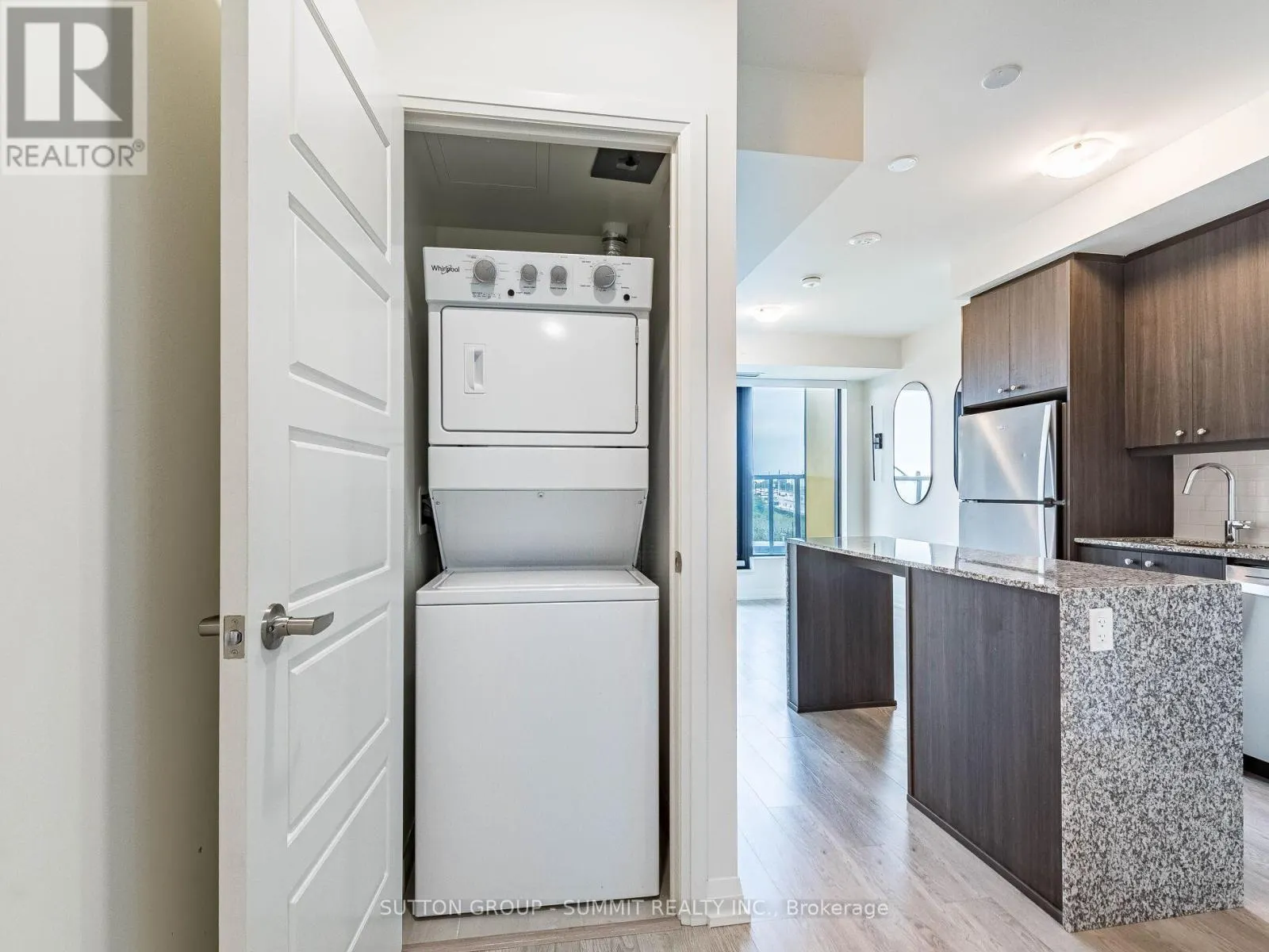 209 - 1415 DUNDAS STREET E